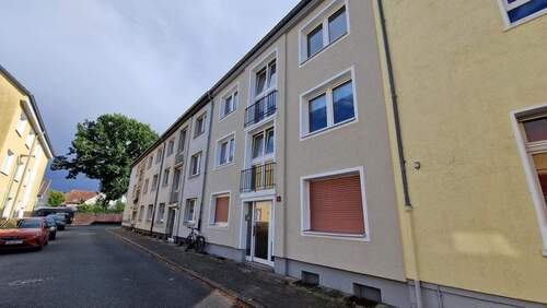 Vorderansicht - 1 Zimmer Mehrfamilienhaus, Wohnhaus zum Kaufen in Oberhausen