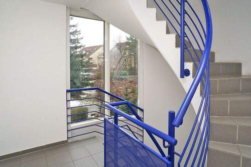 Treppenhaus - 3 Zimmer Etagenwohnung zur Miete in Kesselsdorf