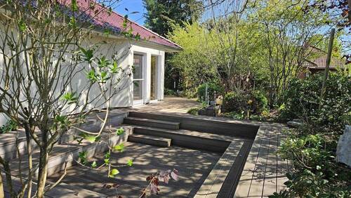 Rückansicht mit Tiefterrasse - 