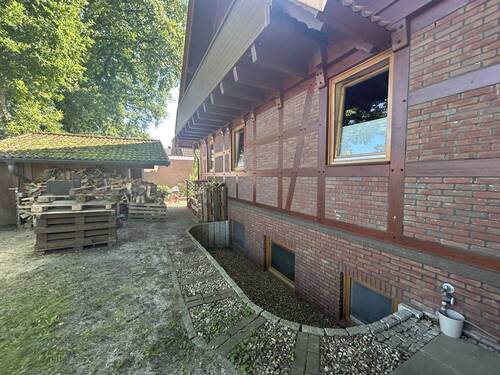 Hintere Hausansicht und Souterrain - 