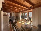Blick ins Wohnzimmer vom Sitzbereich - 
