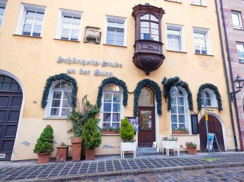 Hausansicht - Schönheit pur: Galerie-Ladengeschäft am Burgberg Laden kaufen