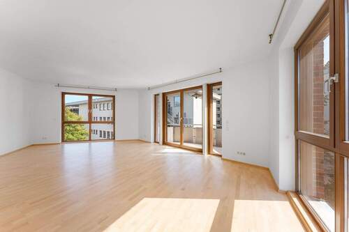 Wohnzimmer - 5 Zimmer Etagenwohnung in Offenbach am Main