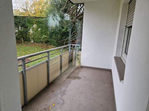 Balkon - 2 Zimmer Etagenwohnung zur Miete in Duisburg
