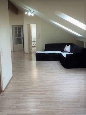 Herzlich willkommen! - KS-Immobilien - schicke DG-Wohnung in ruhiger Lage