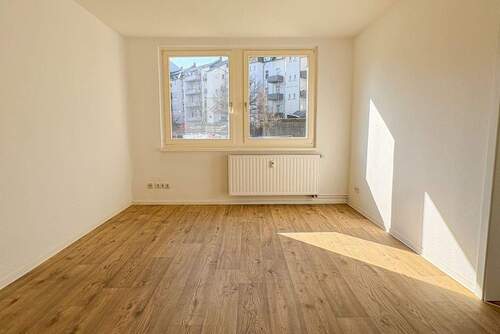 Schlafzimmer - 2 Zimmer Etagenwohnung zur Miete in Plauen