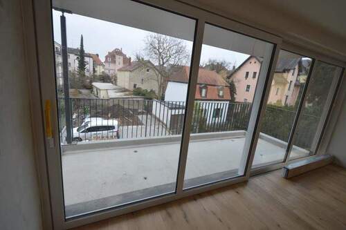 Balkon - 4 Zimmer Etagenwohnung zur Miete in Regensburg
