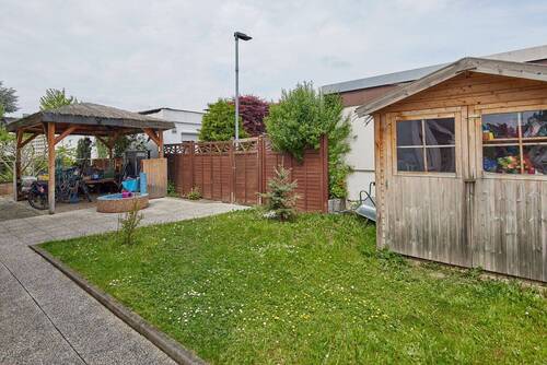 Garten hinter dem Haus - 