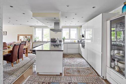 Küche - Mehrfamilienhaus, Wohnhaus mit 195,00 m&sup2; in Waiblingen zum Kaufen