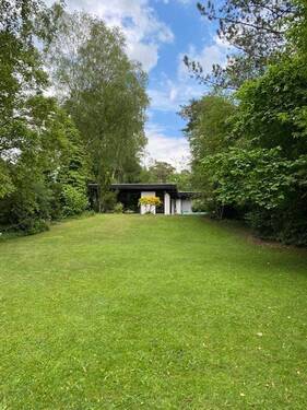 Hausansicht - Architekten-Bungalow mit Parkgrundstück in Bestlage von Bissendorf-Wietze