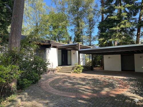 KI-Visualisierung-Eingang - 4 Zimmer Bungalow zum Kaufen in Wedemark