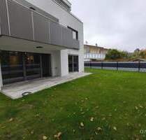 ** ERSTBEZUG! 4,5 Zi.-EG-Wohnung + gr. Grt., 108 qm Wfl., hochwertige Bauweise, modern und schick ** - Bad Rappenau