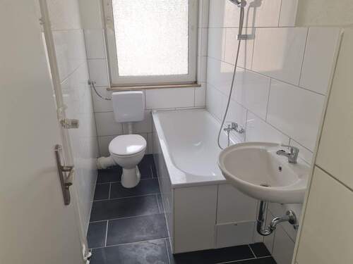 Badezimmer - Etagenwohnung mit 47,60 m² in Duisburg zur Miete