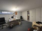 Büroraum im Keller - 