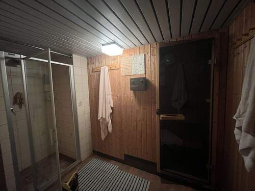 Sauna für 4 Personen mit Dusche - 