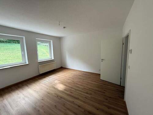 Wohnzimmer - 2 Zimmer Etagenwohnung in Jena