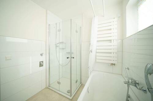 Badezimmer 2 - Etagenwohnung mit 93,00 m² in Bremen zum Kaufen