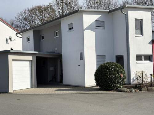 Vorderansicht Haus - 