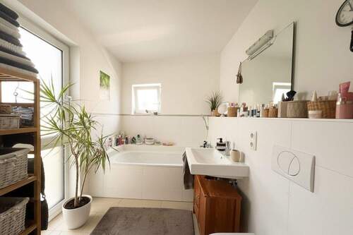 Wellness-Oase - junge, helle 2-Zi-Whg. m. Wellnessbad u. Südbalkon