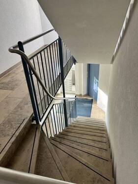 Treppenhaus - Etagenwohnung mit 75,00 m&sup2; in Trossingen zur Miete