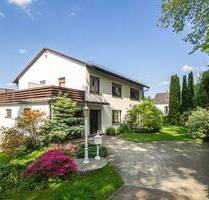 Zwei Wohnungen, viele Möglichkeiten - gepflegtes Zweifamilienhaus mit Garten und Terrassen in Neheim - Arnsberg / Neheim Neheim-Hüsten
