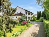 Zufahrt zum Haus - 5 Zimmer Mehrfamilienhaus, Wohnhaus zum Kaufen in Arnsberg / Neheim