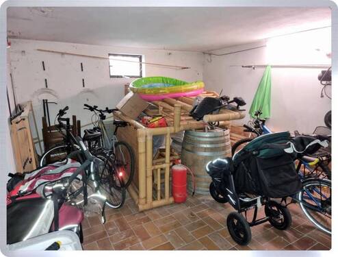 UG Garage - 