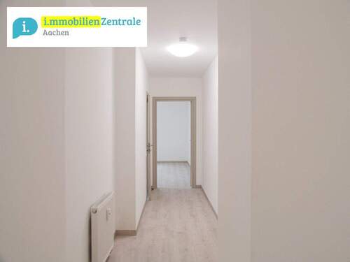 Flur - Etagenwohnung mit 79,60 m² in Aachen zur Miete