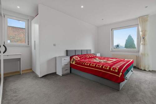 Schlafzimmer - Etagenwohnung mit 107,00 m&sup2; in Karlsbad / Langensteinbach zum Kaufen