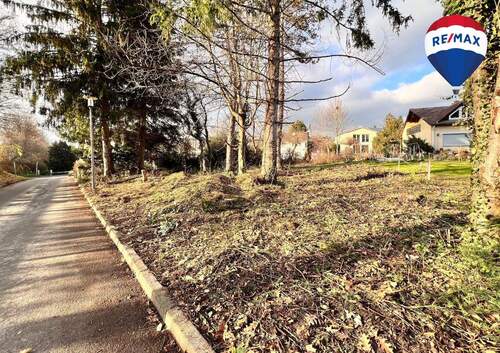 Grundstück - Großzügiges Wohnbaugrundstück mit Gewerbeteilfläche