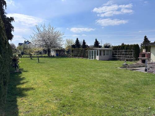 Garten Richtung Süden - Mehrfamilienhaus, Wohnhaus mit 221,00 m&sup2; in Bünde zum Kaufen
