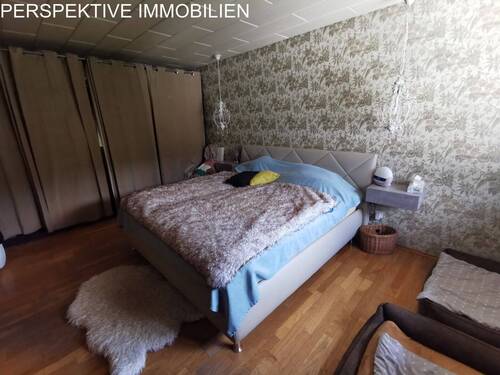 Bild 3 - 8 Zimmer Mehrfamilienhaus, Wohnhaus in Bad König