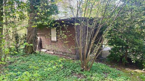 Bungalow links - Mehrfamilienhaus, Wohnhaus mit 66,00 m² in Nobitz zum Kaufen
