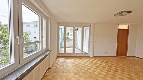 Wohn-/Esszimmer - 2 Zimmer Etagenwohnung zum Kaufen in Reutlingen