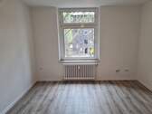 Schlafzimmer - 3 Zimmer Etagenwohnung zur Miete in Duisburg