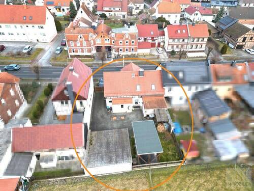 Kompaktes Grundstück mit Wohnhaus, Carports und Wiese - 5 Zimmer Einfamilienhaus zum Kaufen in Krölpa