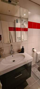 Gepflegtes Badezimmer - 