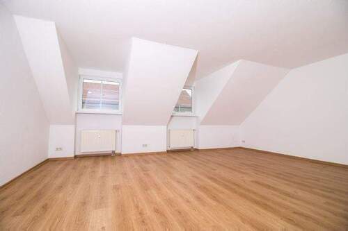 Bild 7 - NEU SANIERT LICHTDURCHFLUTET TOP LAGE