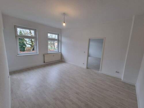 Wohnzimmer - 2 Zimmer Etagenwohnung zur Miete in Werneuchen