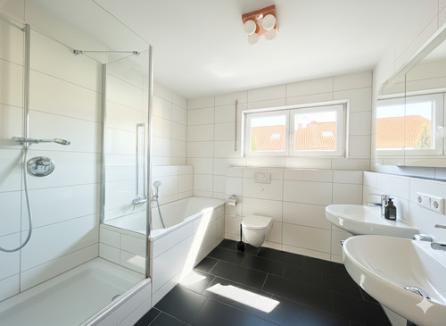 OG Wanne u. Dusche - 