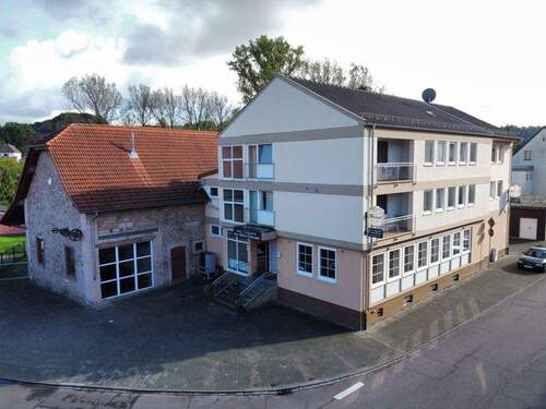 Frontansicht - Betriebsbereites Hotel mit Gaststätte und Eventscheune!