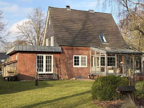 Außenbereich Gartenansicht - 8 Zimmer Einfamilienhaus zum Kaufen in Schafflund