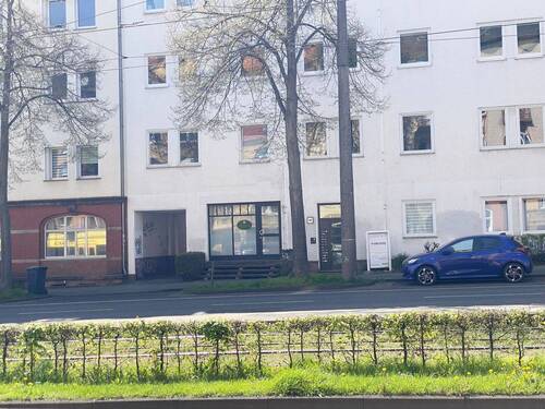 Strassenbahn-Haltestelle vor der Tür - Kleiner Laden, oder Bürofläche - 69.000,00&nbsp;EUR Kaufpreis,