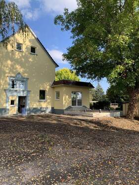 Eingang - 8 Zimmer Reihenendhaus zur Miete in Gotha