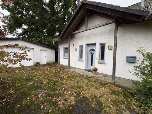 Außenansicht - Volksbank Immobilien: Hier wächst Familie - Haus mit Herz und großem Garten