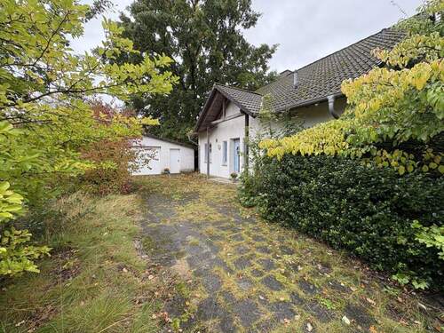 Hofeinfahrt - 5 Zimmer Einfamilienhaus zum Kaufen in Lauenbrück