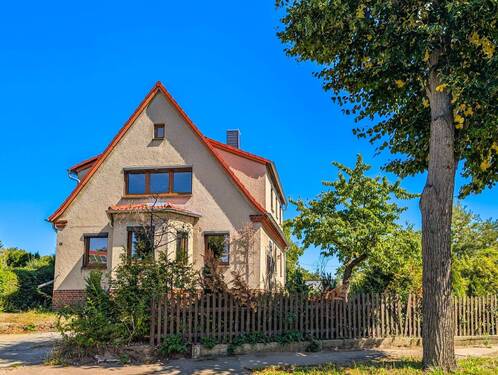 Hausansicht - 7 Zimmer Einfamilienhaus zum Kaufen in Zwenkau