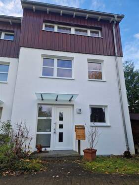 Hausanischt vorne - 6 Zimmer Reihenendhaus zur Miete in Börnsen