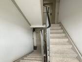 Treppenhaus - 3 Zimmer Etagenwohnung zum Kaufen in Leverkusen