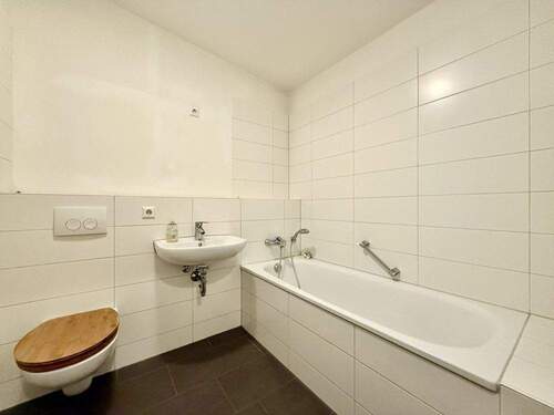 Dusch- und Wannenbad II - 